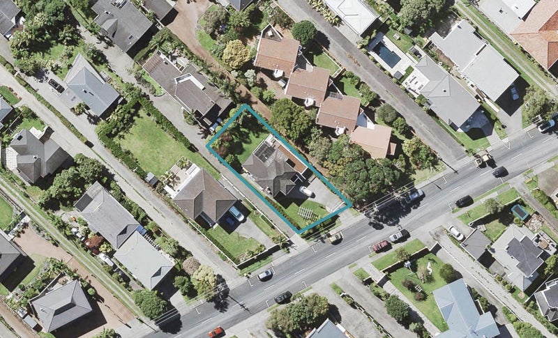 136 Aberdeen Road, Campbells Bay, Auckland - Carousel 1