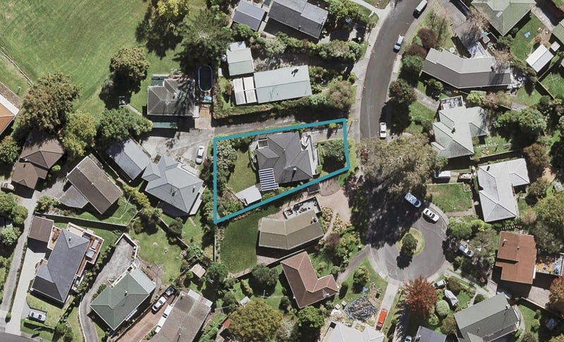 15 Linley Place, Hillcrest, Auckland - Carousel 1