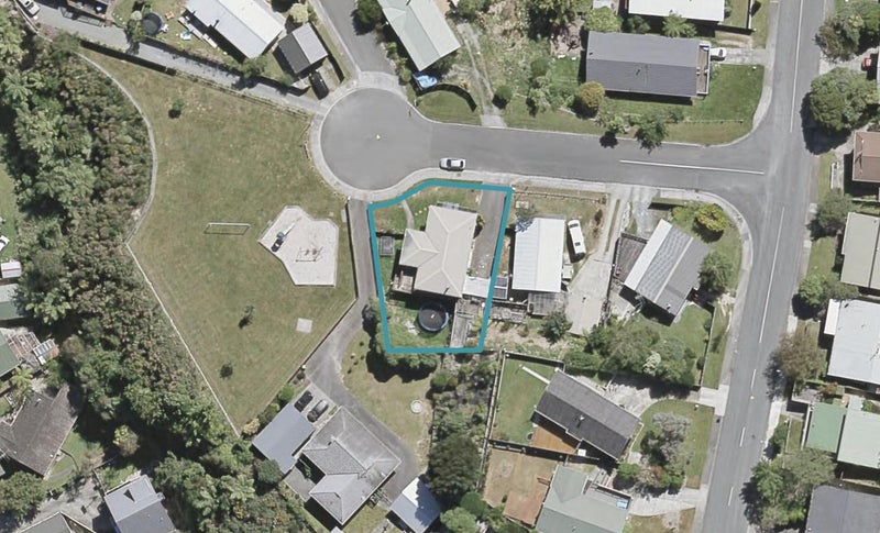 3 McManaway Grove, Stokes Valley, Lower Hutt - Carousel 1