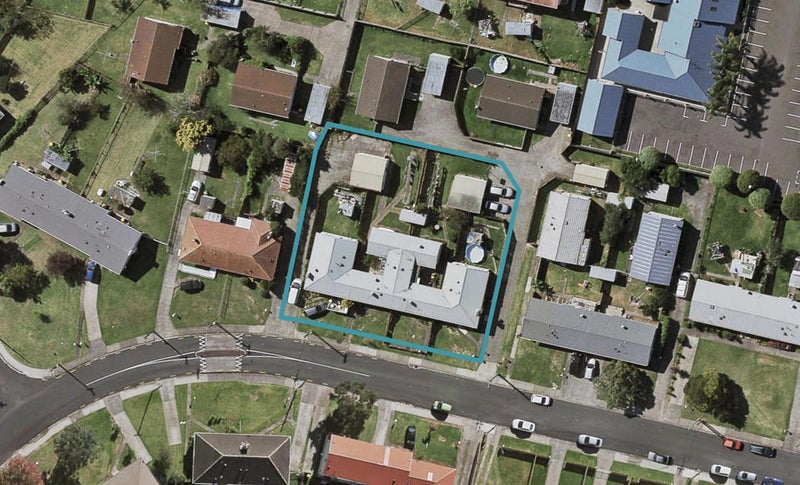 32 Edward Avenue, Ōtara, Auckland - Carousel 1