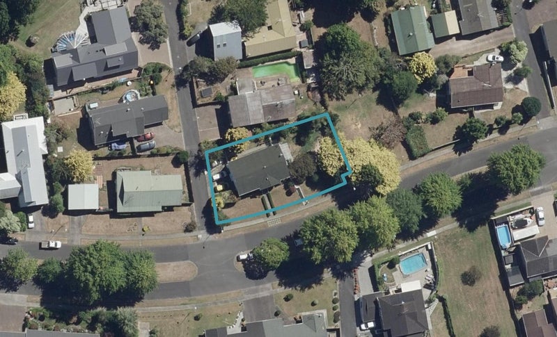 20 Brookview Court, Queenwood, Hamilton - Carousel 1