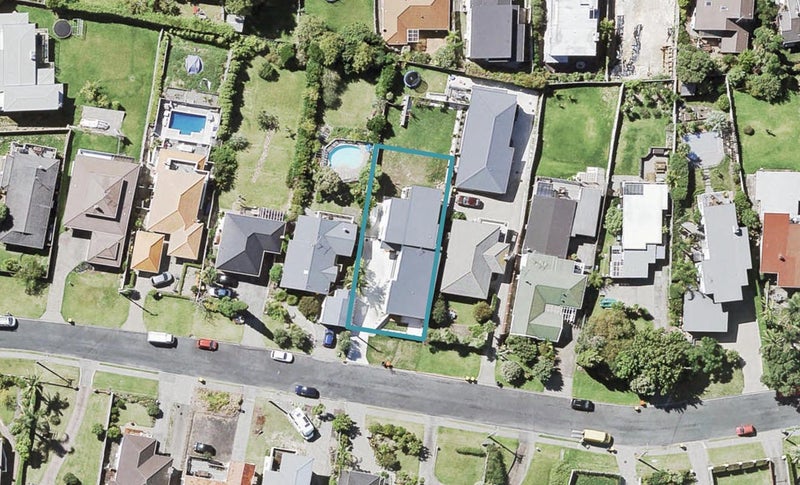 30 Braemar Road, Rothesay Bay, Auckland - Carousel 1
