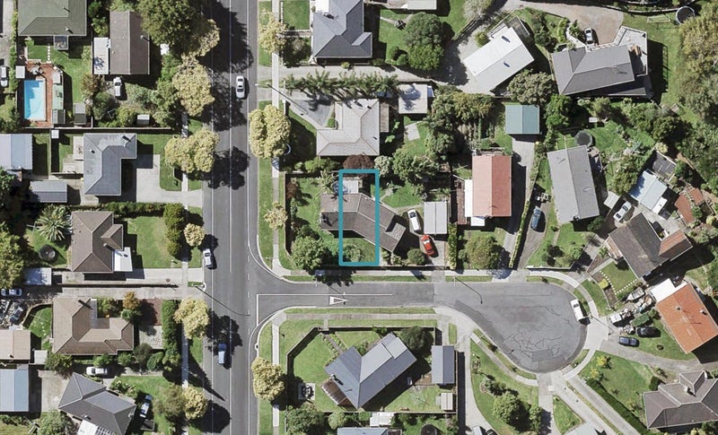 2B Wyman Place, Pakuranga Heights, Auckland - Carousel 1