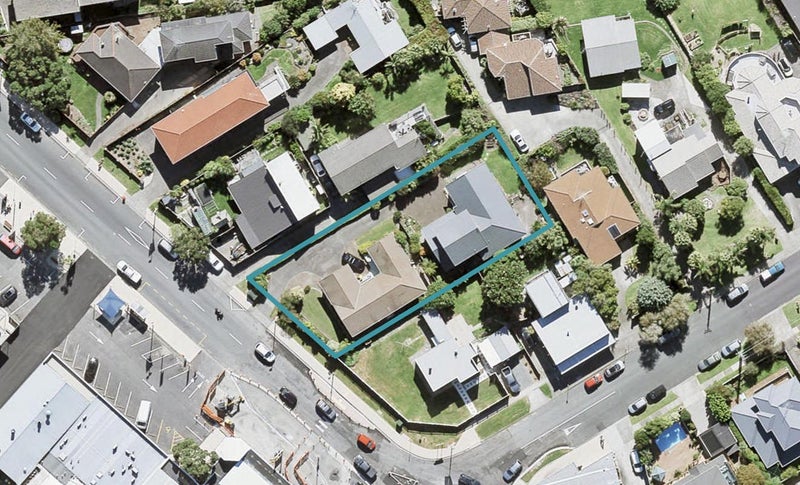 2/975 Beach Road, Torbay, Auckland - Carousel 1