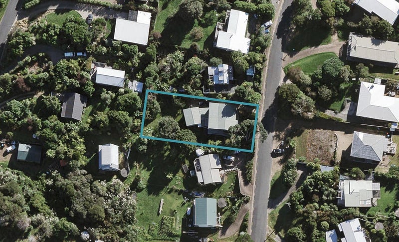 37 Jellicoe Parade, Surfdale, Waiheke Island - Carousel 1
