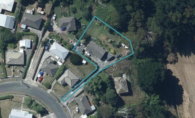 13 Cheshire Street, Cannons Creek, Porirua - Carousel 1