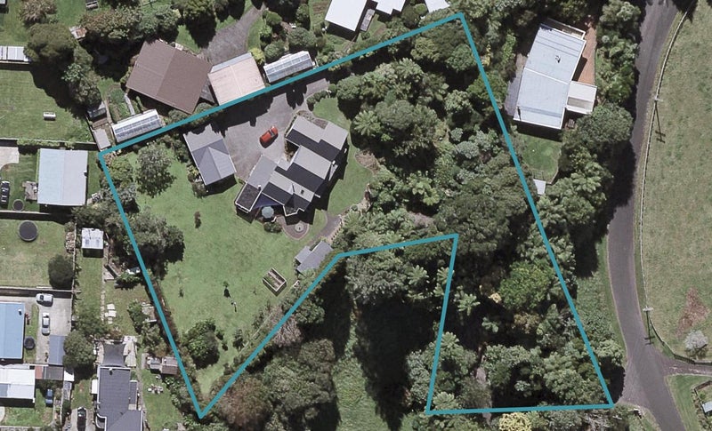 38 Saxton Road, Upper Vogeltown, New Plymouth - Carousel 1