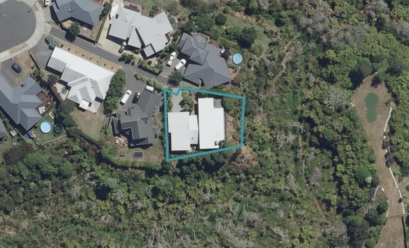 12 Grenache Place, Rototuna, Hamilton - Carousel 1
