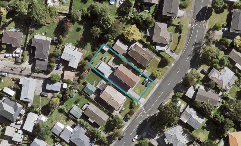 7 Waari Avenue, Sunnyvale, Auckland - Carousel 1