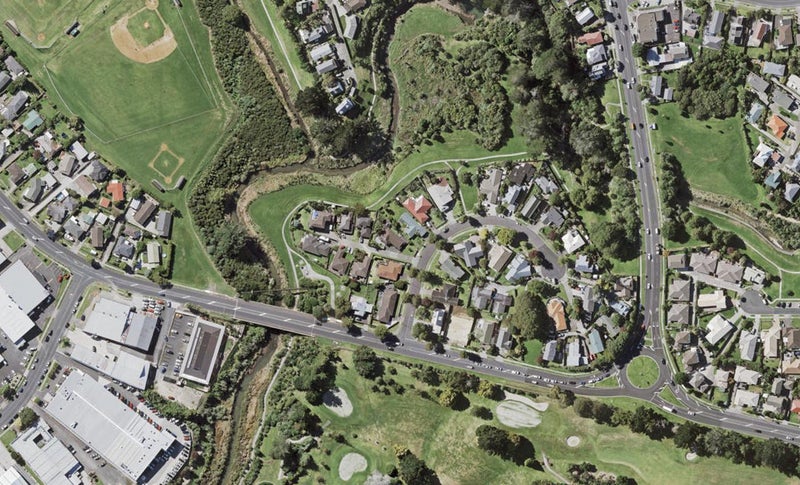 16 Lochend Place, Highland Park, Auckland - Carousel 1