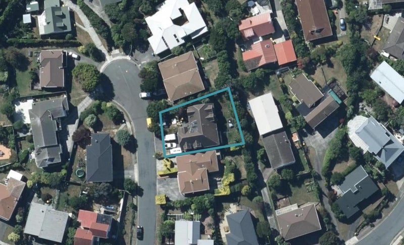6 Tregony Place, Camborne, Porirua - Carousel 1
