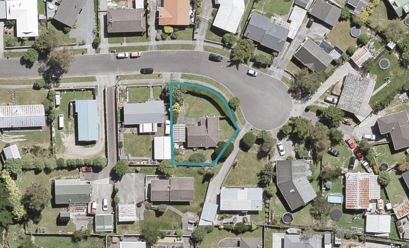 16 Moonstone Grove, Birchville, Upper Hutt - Carousel 1