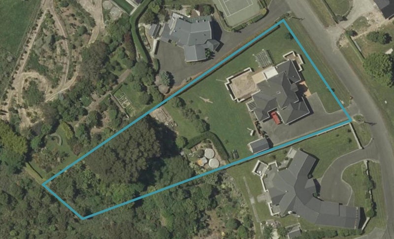 39 Waicola Drive, Fitzherbert, Palmerston North - Carousel 1