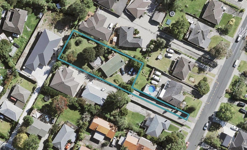 79 Stottholm Road, Titirangi, Auckland - Carousel 1