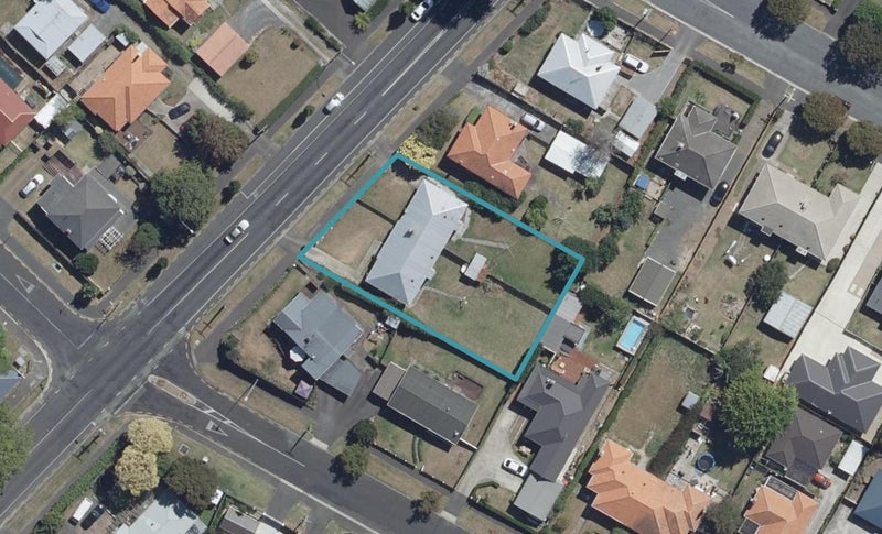 111 Forest Lake Road, Forest Lake, Hamilton - Carousel 1