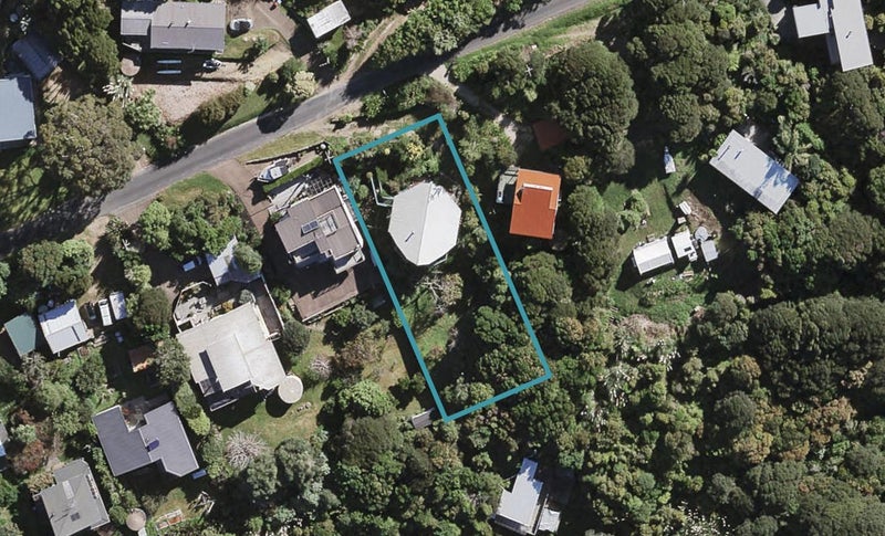 11 Makora Avenue, Oneroa, Waiheke Island - Carousel 1