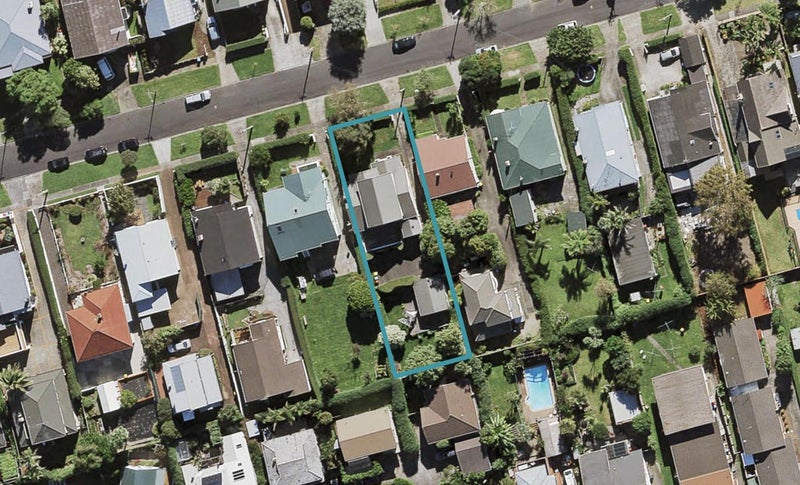 16 Highland Road, Mount Albert, Auckland - Carousel 1