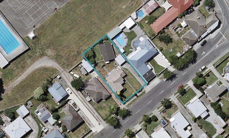 1008 Willowpark Road North, Mayfair, Hastings - Carousel 1
