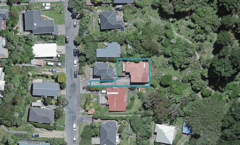 154 Parkvale Road, Karori, Wellington - Carousel 1
