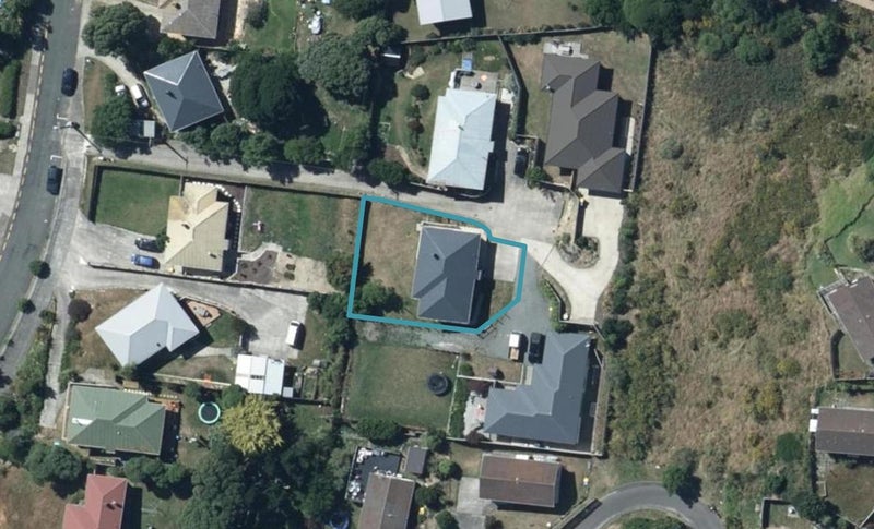 46 Downes Street, Titahi Bay, Porirua - Carousel 1