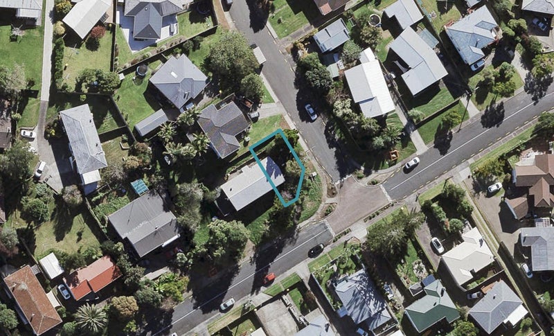 37 Waverley Avenue, Glenfield, Auckland - Carousel 1