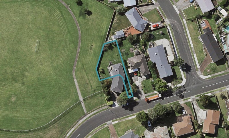 31 Carole Crescent, Pakuranga, Auckland - Carousel 1