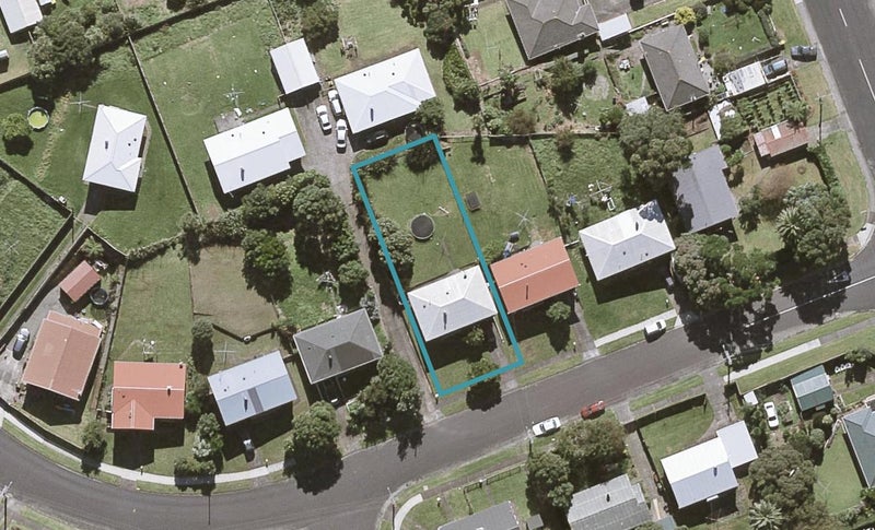 8 Marama Crescent, Spotswood, New Plymouth - Carousel 1