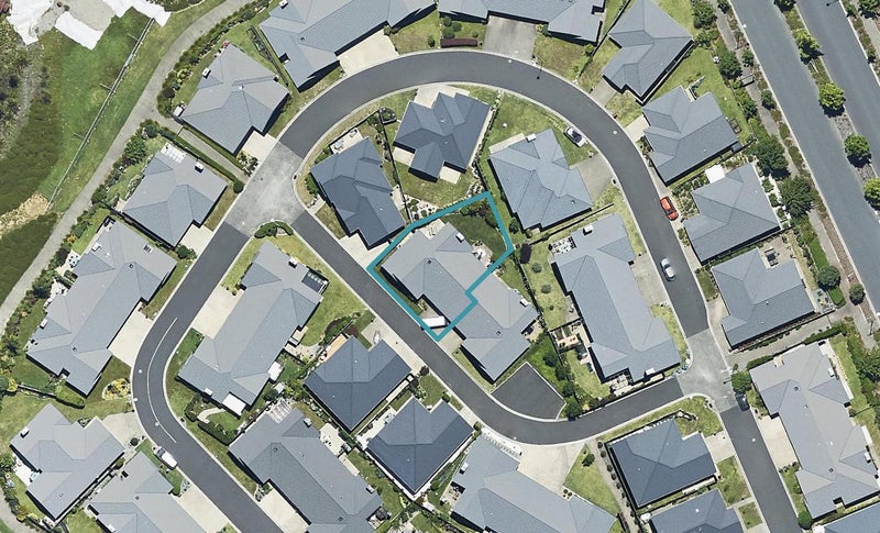 8 Fremont Way, Pyes Pa, Tauranga - Carousel 1