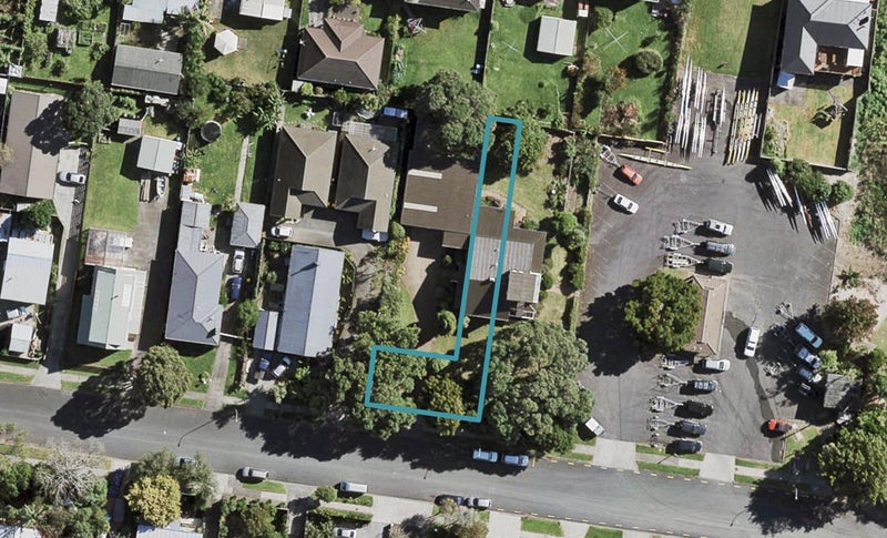 1/16 Hazards Road, Weymouth, Auckland - Carousel 1