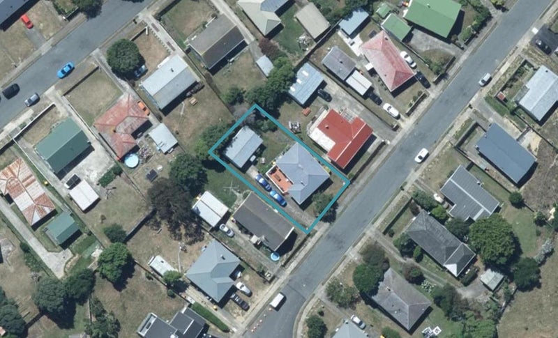 14 Marne Grove, Waitangirua, Porirua - Carousel 1