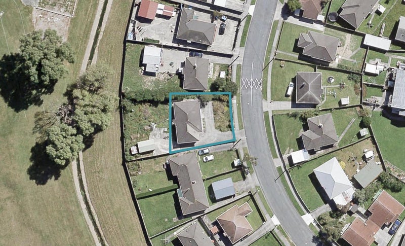 30 Strand Crescent, Naenae, Lower Hutt - Carousel 1