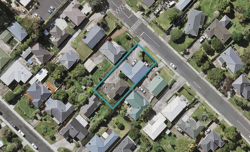 2/12 Tonkin Drive, Sunnynook, Auckland - Carousel 1