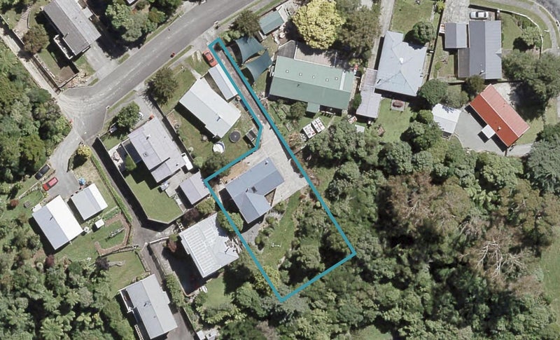 1 Serenity Grove, Maoribank, Upper Hutt - Carousel 1