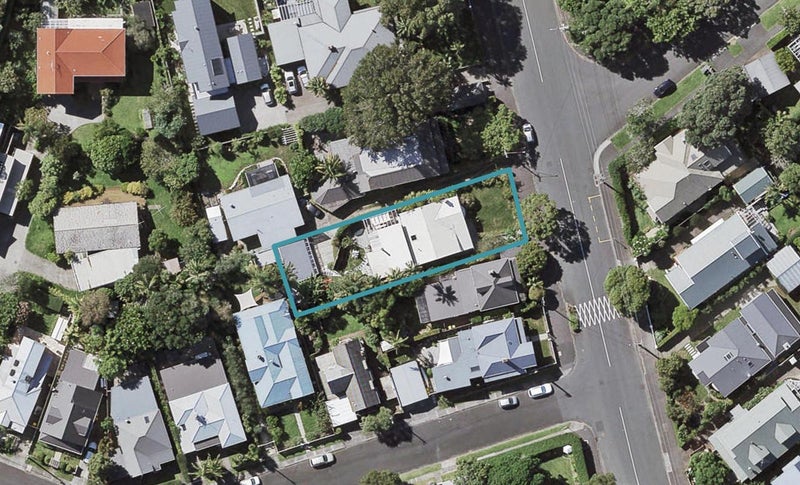 33 Tainui Road, Devonport, Auckland - Carousel 1