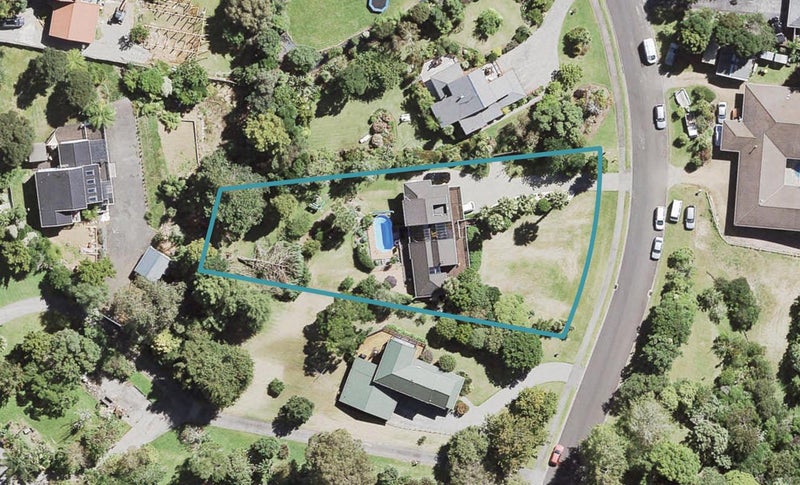 26 Laingfield Terrace, Laingholm, Auckland - Carousel 1