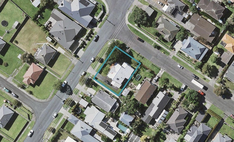 68 Eversleigh Road, Belmont, Auckland - Carousel 1