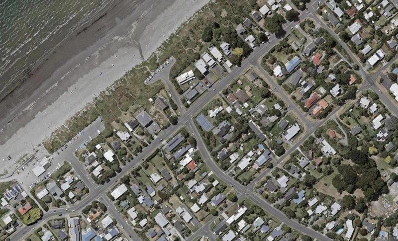 1 Te Moana Road, Waikanae Beach, Waikanae - Carousel 1