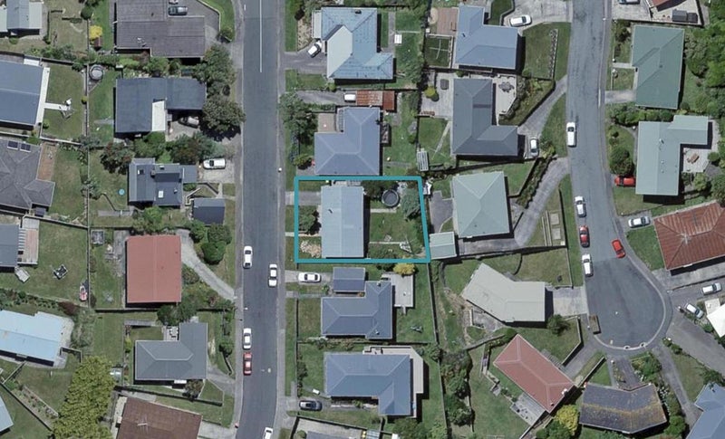 14 Fitzpatrick Street, Newlands, Wellington - Carousel 1