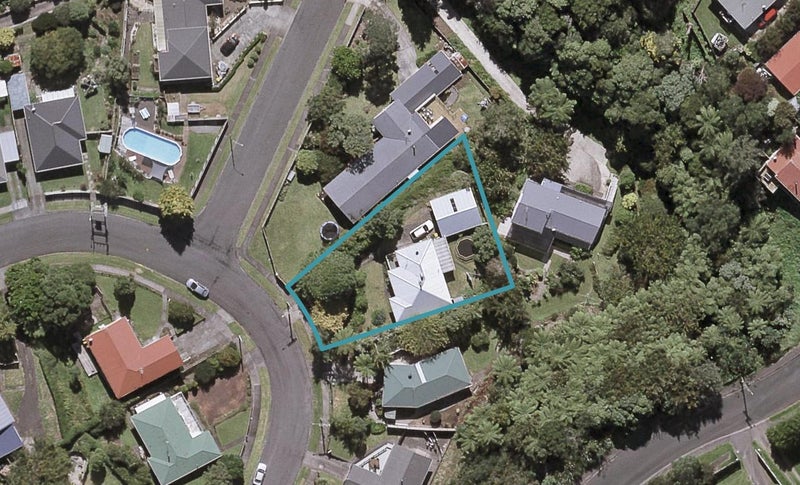 25 Beaumont Crescent, Frankleigh Park, New Plymouth - Carousel 1