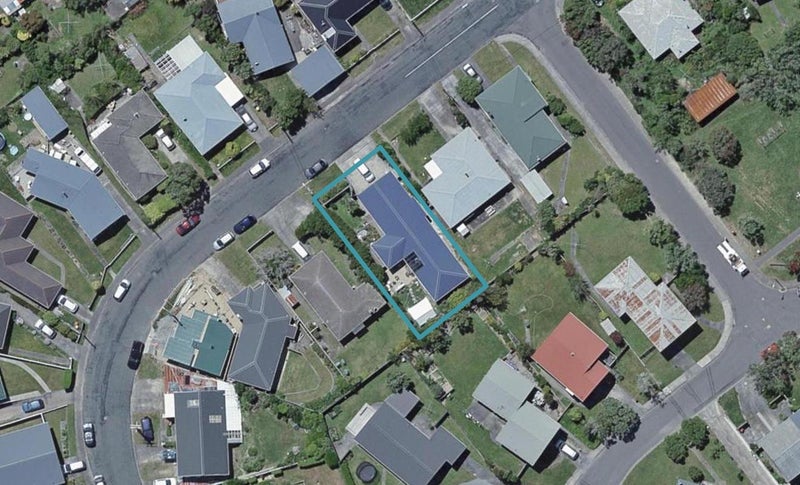 32 Baylands Drive, Newlands, Wellington - Carousel 1
