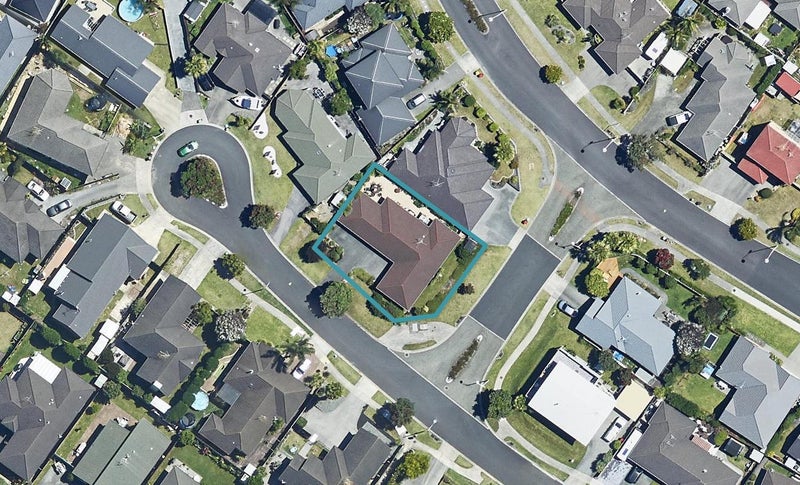 3 Golden Courie Close, Papamoa Beach, Papamoa - Carousel 1