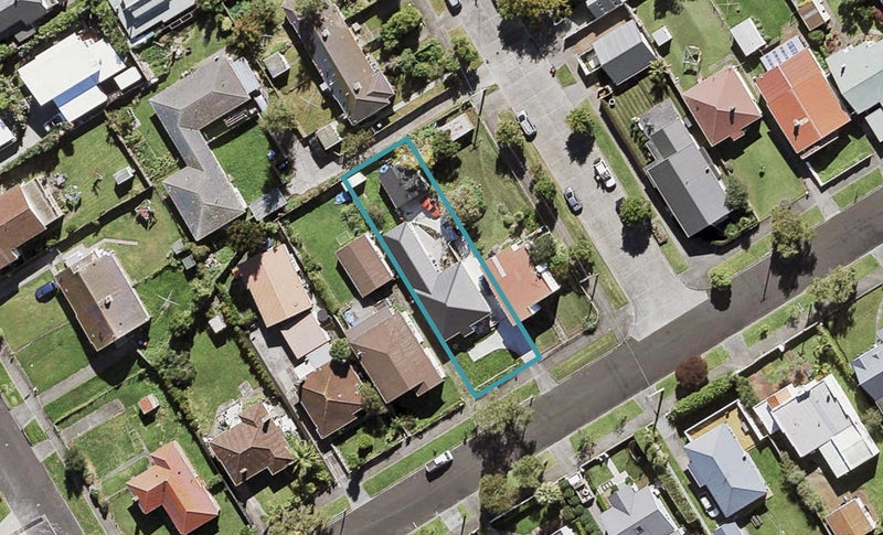 59 Smale Street, Point Chevalier, Auckland - Carousel 1