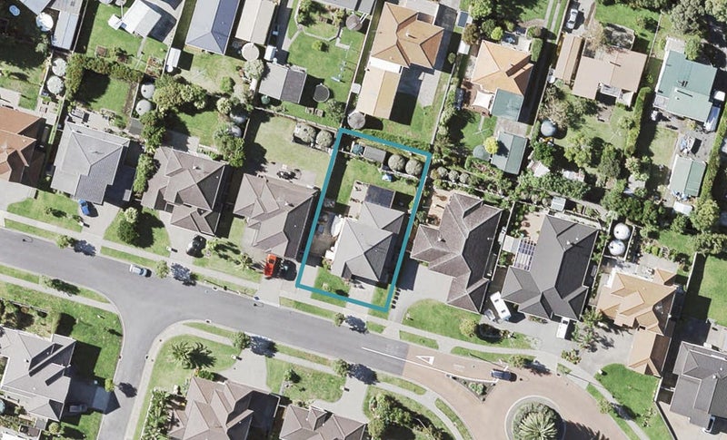9 Pine Harbour Parade, Beachlands, Auckland - Carousel 1