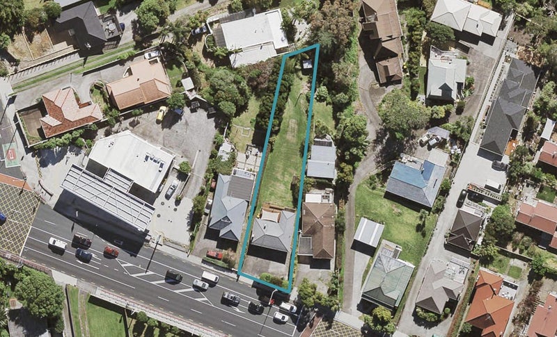 59 Onewa Road, Northcote, Auckland - Carousel 1
