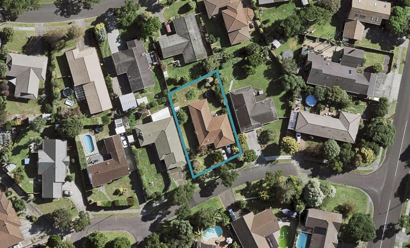 5 Donegan Place, Conifer Grove, Takanini - Carousel 1
