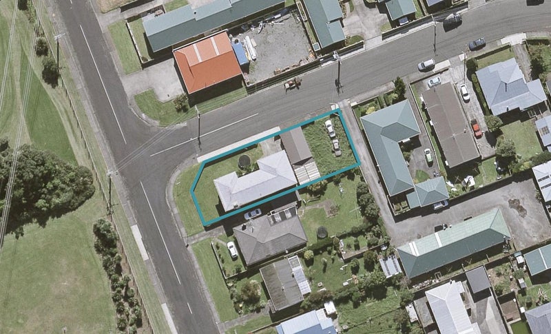 44 Paritutu Road, Spotswood, New Plymouth - Carousel 1