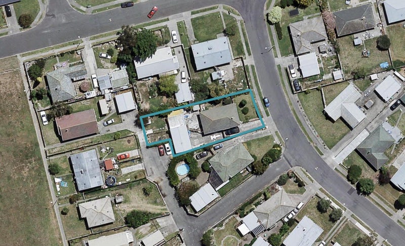 6 Mclaren Crescent, Onekawa, Napier - Carousel 1
