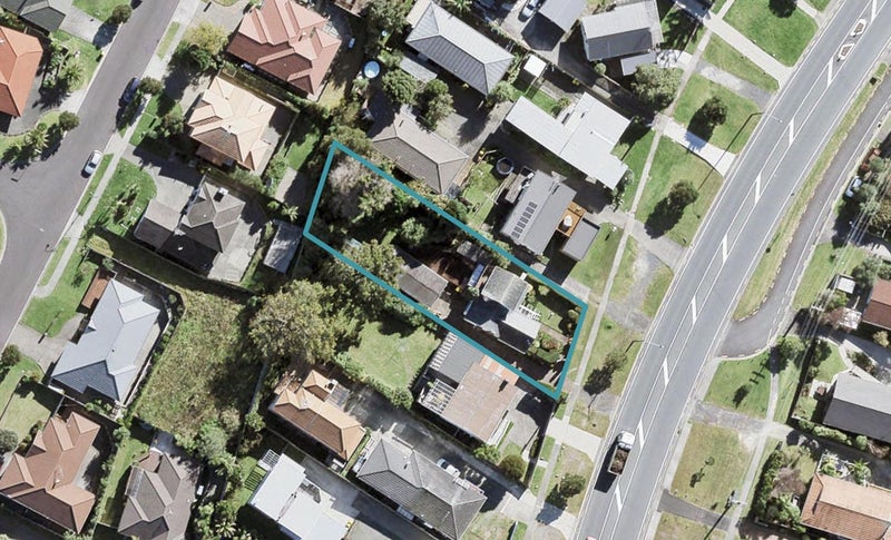 874 East Coast Road, Northcross, Auckland - Carousel 1