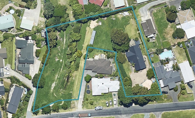 8 McFetridge Lane, Ohauiti, Tauranga - Carousel 1