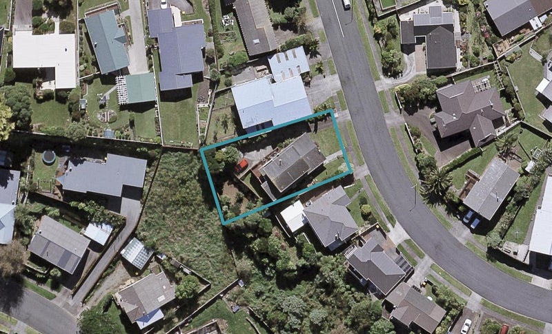 6 Darwin Crescent, Spotswood, New Plymouth - Carousel 1